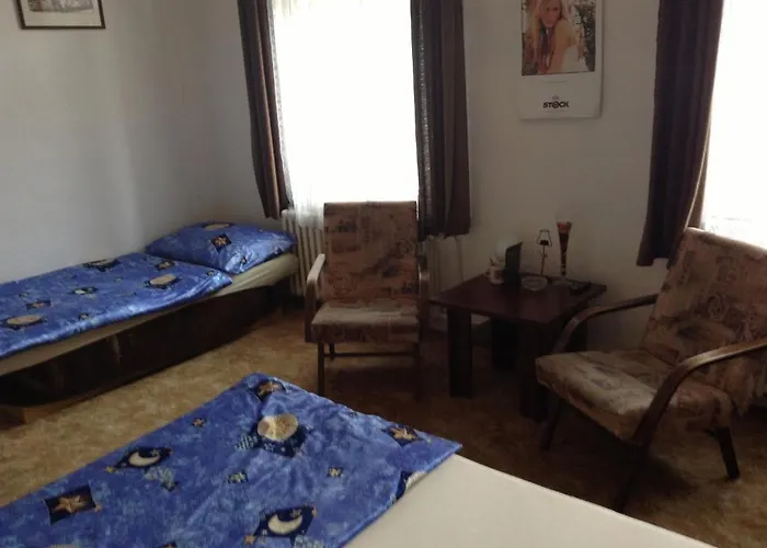 At ゲストハウス 3*